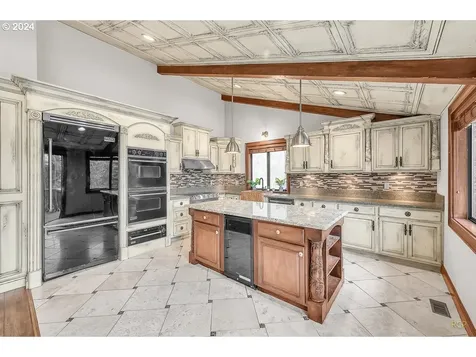 319 SE 63rd Avenue Portland OR 97215