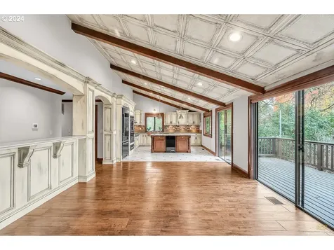 319 SE 63rd Avenue Portland OR 97215