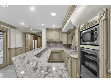 319 SE 63rd Avenue Portland OR 97215