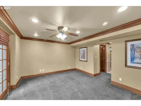 319 SE 63rd Avenue Portland OR 97215