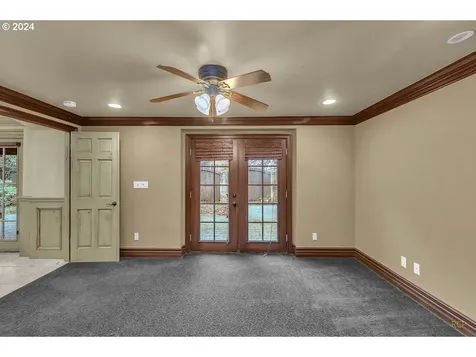 319 SE 63rd Avenue Portland OR 97215