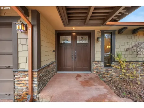 319 SE 63rd Avenue Portland OR 97215