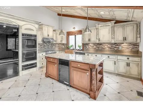 319 SE 63rd Avenue Portland OR 97215
