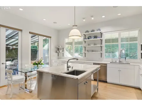 4175 SW Greenleaf Drive Portland OR 97221