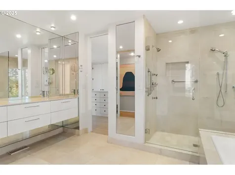 4175 SW Greenleaf Drive Portland OR 97221