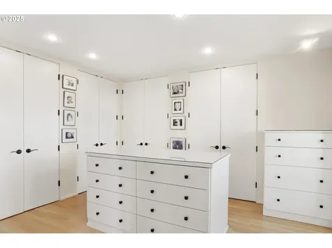 4175 SW Greenleaf Drive Portland OR 97221