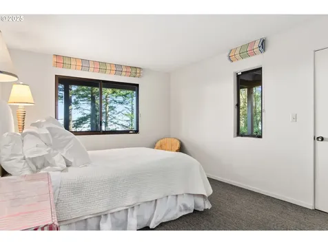 4175 SW Greenleaf Drive Portland OR 97221