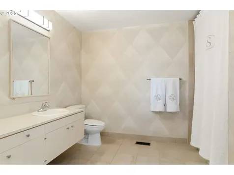4175 SW Greenleaf Drive Portland OR 97221