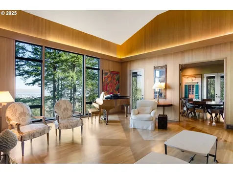 4175 SW Greenleaf Drive Portland OR 97221