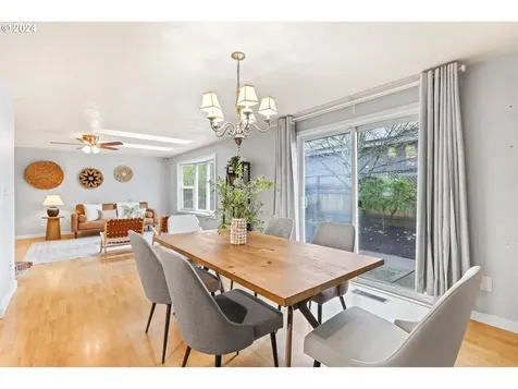 2708 E Walnut Avenue Newberg OR 97132