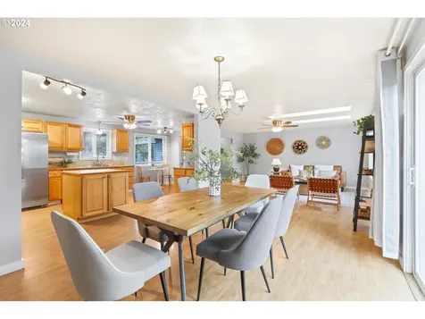 2708 E Walnut Avenue Newberg OR 97132