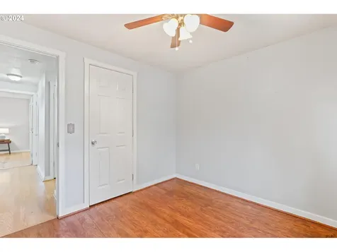 2708 E Walnut Avenue Newberg OR 97132