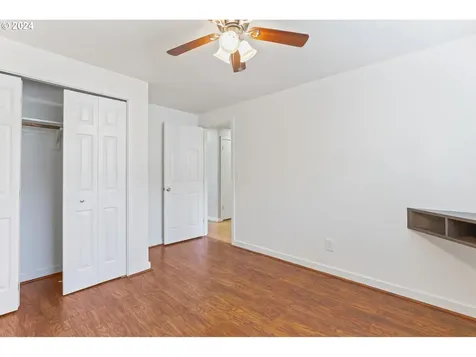 2708 E Walnut Avenue Newberg OR 97132