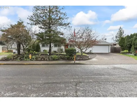 2708 E Walnut Avenue Newberg OR 97132
