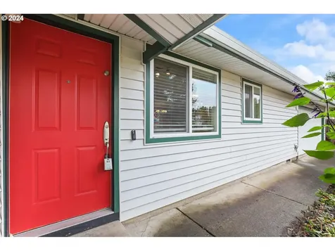 2708 E Walnut Avenue Newberg OR 97132
