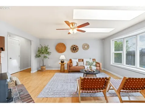2708 E Walnut Avenue Newberg OR 97132