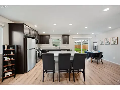 306 Yvonne Street Woodburn OR 97071