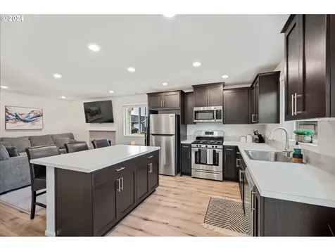 306 Yvonne Street Woodburn OR 97071