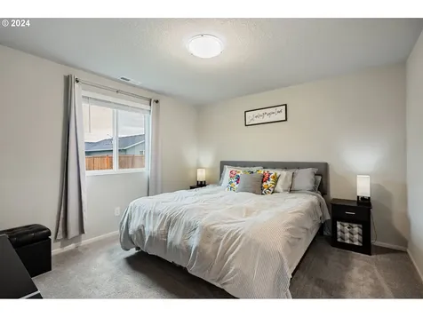 306 Yvonne Street Woodburn OR 97071