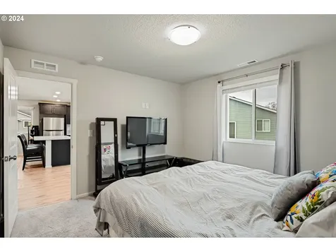 306 Yvonne Street Woodburn OR 97071