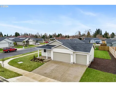 306 Yvonne Street Woodburn OR 97071