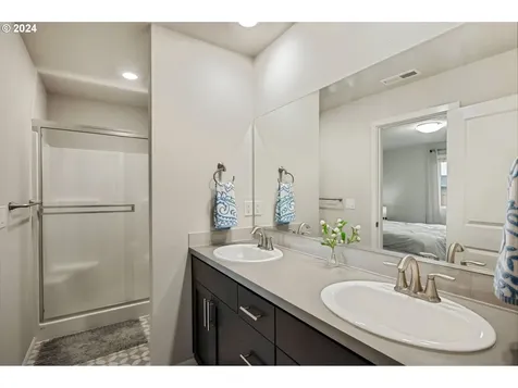 306 Yvonne Street Woodburn OR 97071