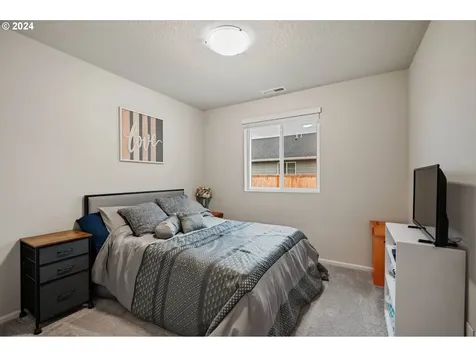 306 Yvonne Street Woodburn OR 97071