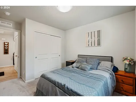 306 Yvonne Street Woodburn OR 97071