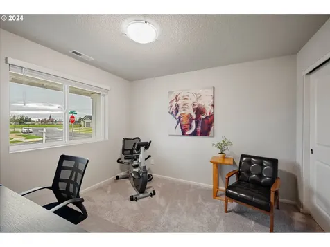 306 Yvonne Street Woodburn OR 97071