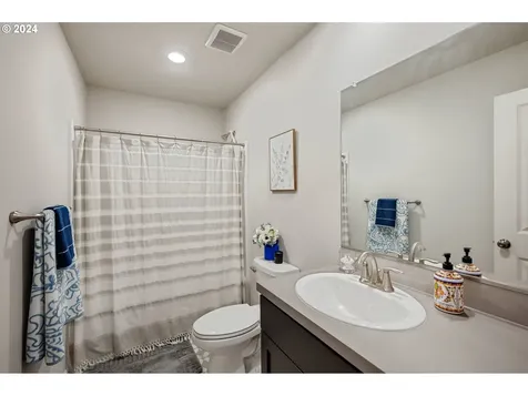 306 Yvonne Street Woodburn OR 97071