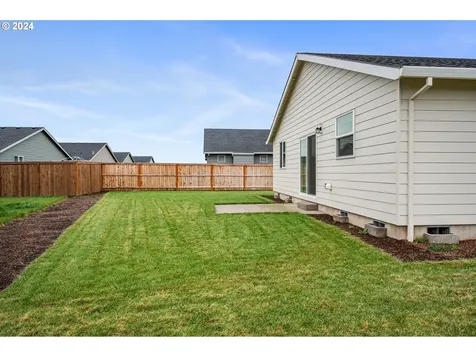 306 Yvonne Street Woodburn OR 97071