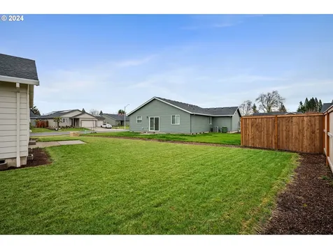 306 Yvonne Street Woodburn OR 97071