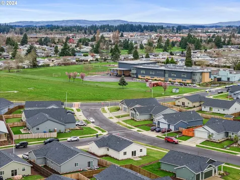 306 Yvonne Street Woodburn OR 97071