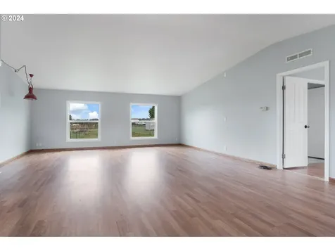 159 Shiloh Road Winlock WA 98596