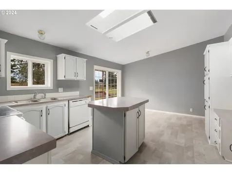 159 Shiloh Road Winlock WA 98596