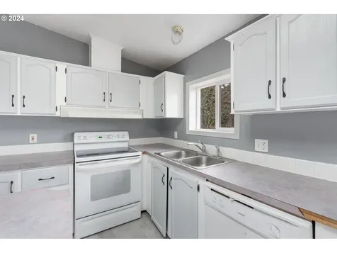 159 Shiloh Road Winlock WA 98596
