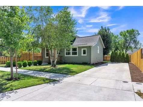 921 NE Galloway Street Mcminnville OR 97128