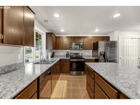 14206 Ne 52nd Street Vancouver WA 98682
