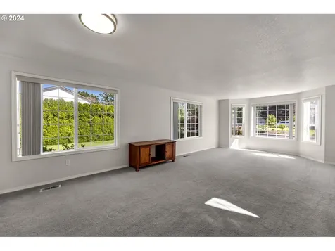 14206 Ne 52nd Street Vancouver WA 98682