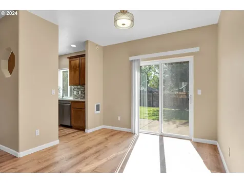 1376 Arlington Avenue Woodburn OR 97071