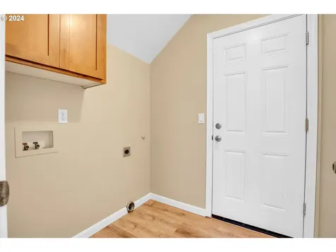 1376 Arlington Avenue Woodburn OR 97071