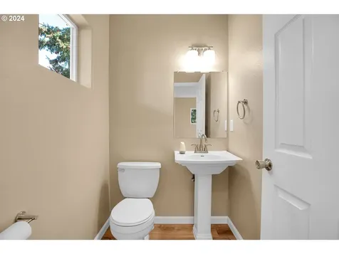1376 Arlington Avenue Woodburn OR 97071