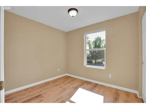 1376 Arlington Avenue Woodburn OR 97071