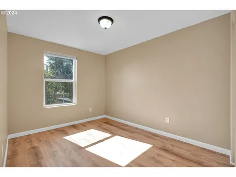 1376 Arlington Avenue Woodburn OR 97071