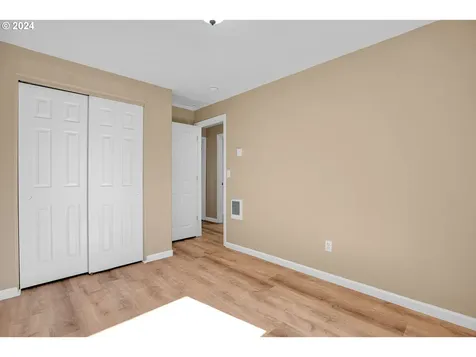 1376 Arlington Avenue Woodburn OR 97071