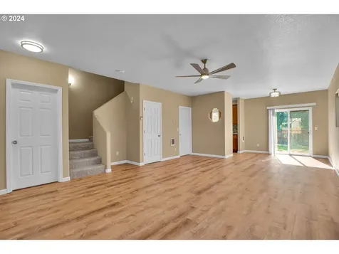 1376 Arlington Avenue Woodburn OR 97071