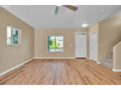 1376 Arlington Avenue Woodburn OR 97071