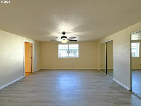 304 Oxford Street Brookings OR 97415