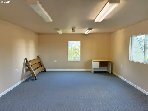 304 Oxford Street Brookings OR 97415