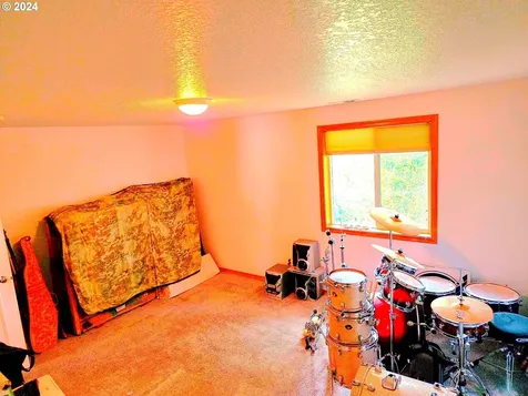 731 N Lincoln Street Lafayette OR 97127